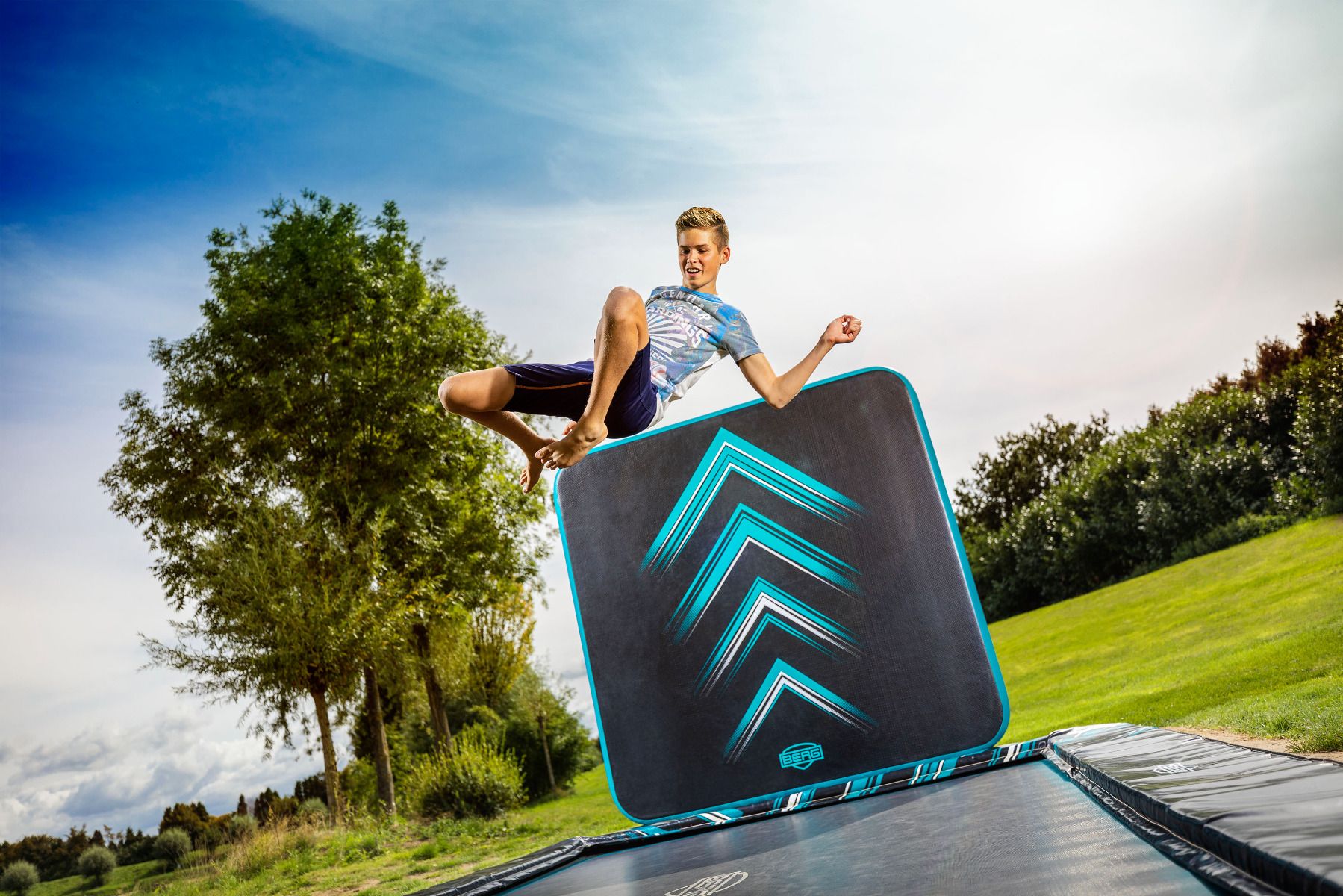 BERG Ultim Elite FlatGround 500 GREY + AeroWall 2x2 GREY