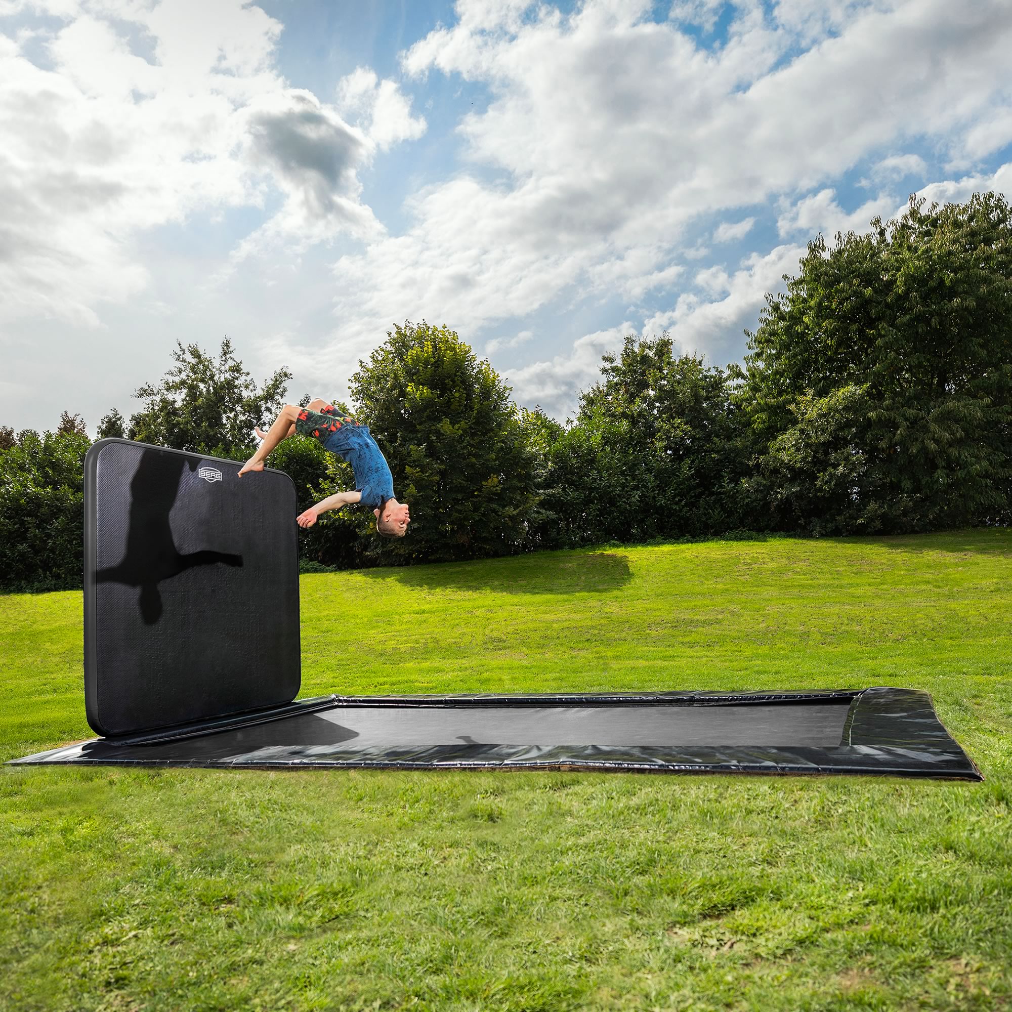 BERG Ultim Elite FlatGround 500 GREY + AeroWall 2x2 GREY