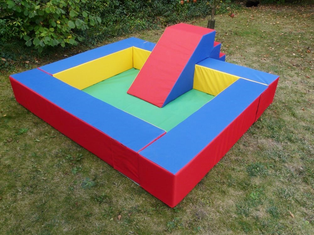 Molitanový bazén + skluzavka 210x180 cm