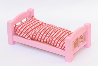 Dřevěná POSTÝLKA barevná 33 cm + PEŘINKA A POLŠTÁŘEK