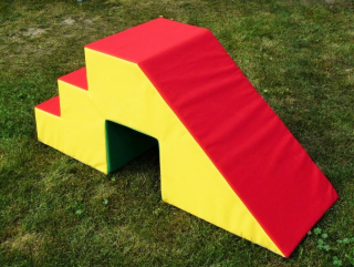 Molitanová skluzavka se schůdky