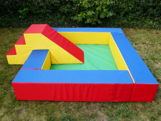 Molitanový bazén + skluzavka 210x180 cm